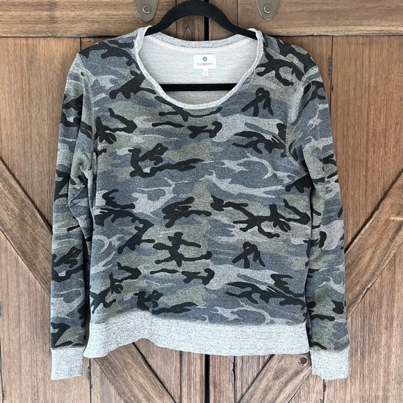 Sundry Camo Long Sleeve Sweatshirt Size 2 (Medium) - Picture 2 of 7